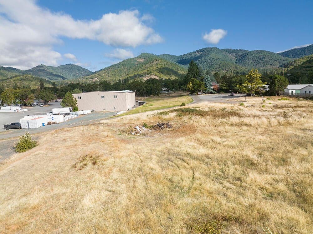 Photo of 2798 Foothill 4 of 12