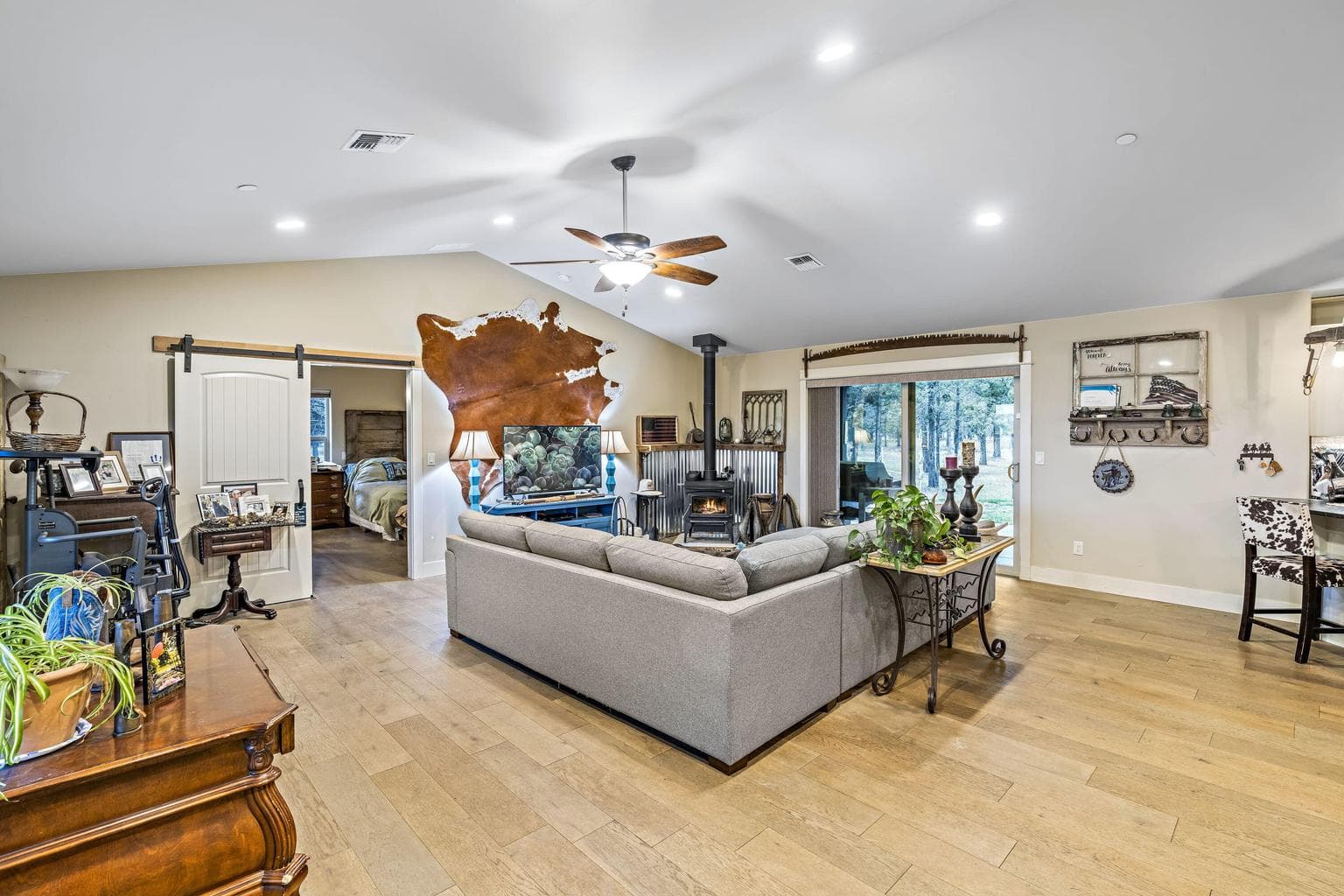 Photo of 6811 SE Riverdance Road 17 of 33