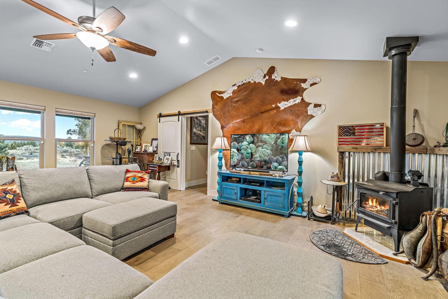 Photo of 6811 SE Riverdance Road 18 of 33