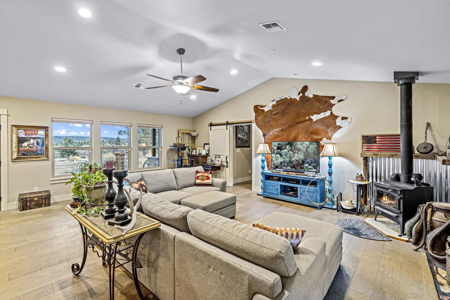 Photo of 6811 SE Riverdance Road 19 of 33