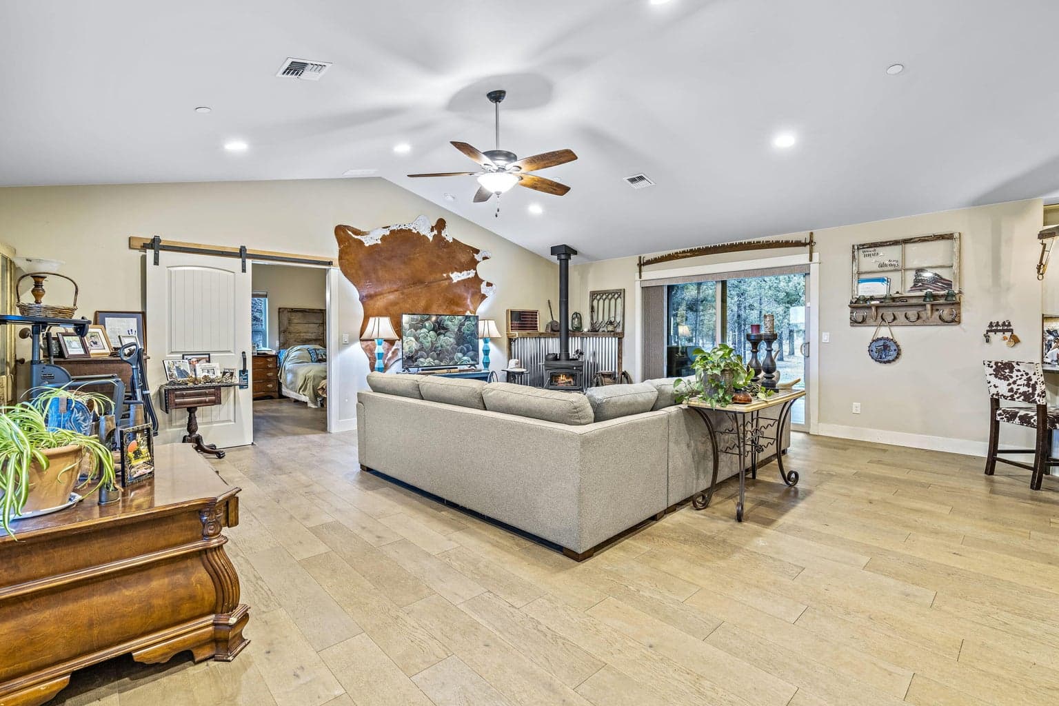 Photo of 6811 SE Riverdance Road 22 of 33