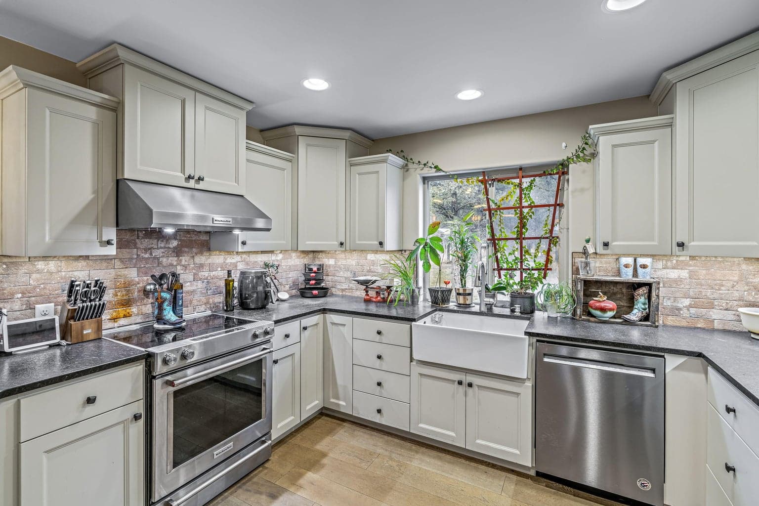 Photo of 6811 SE Riverdance Road 8 of 33