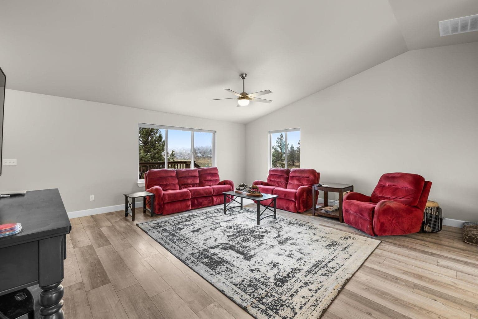 Photo of 2100 SE Sagebrush Drive 8 of 36