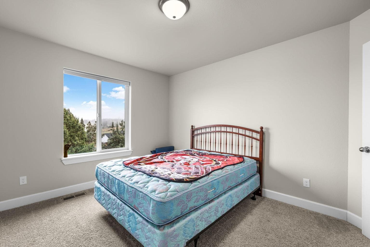 Photo of 2100 SE Sagebrush Drive 14 of 36