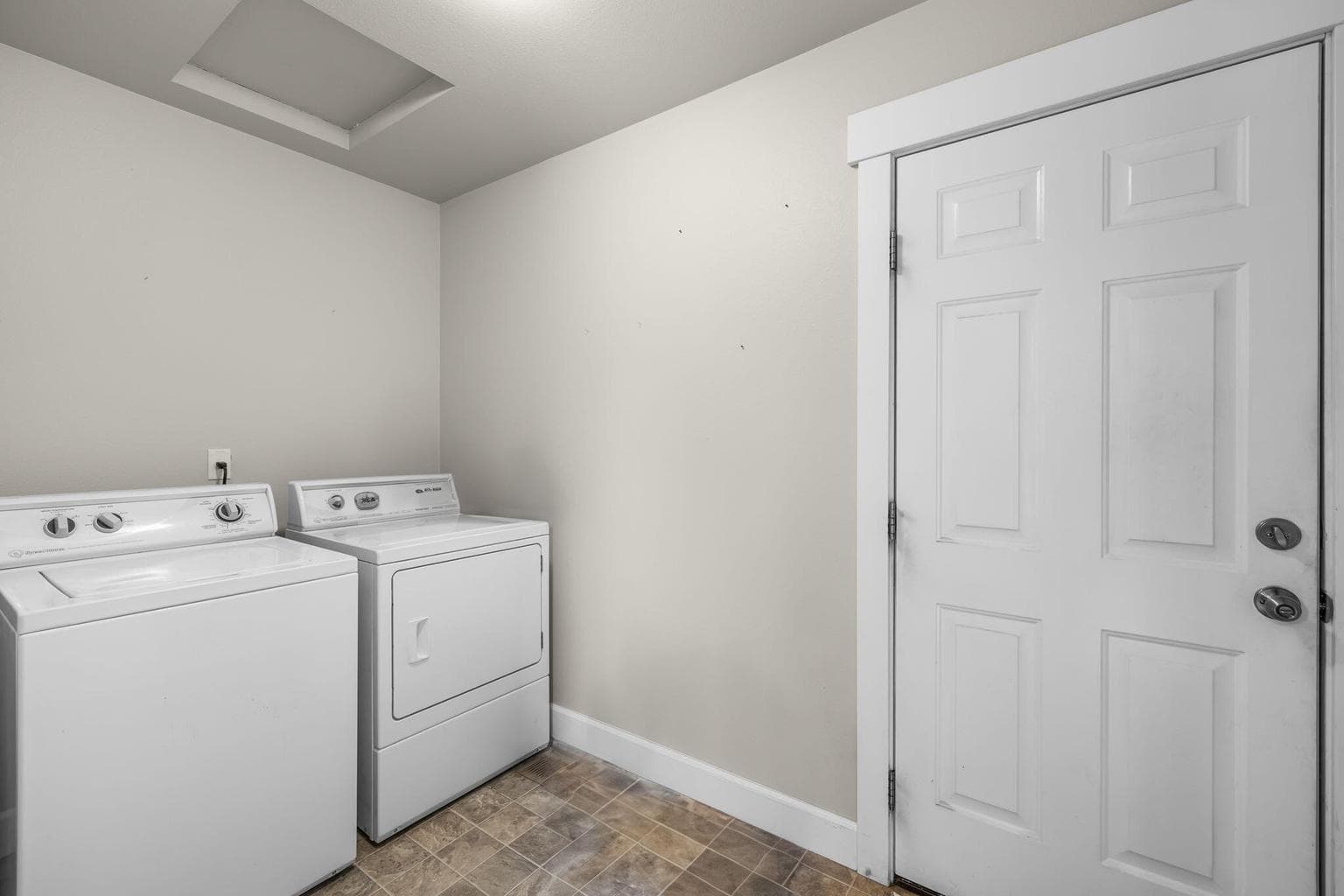 Photo of 2100 SE Sagebrush Drive 18 of 36