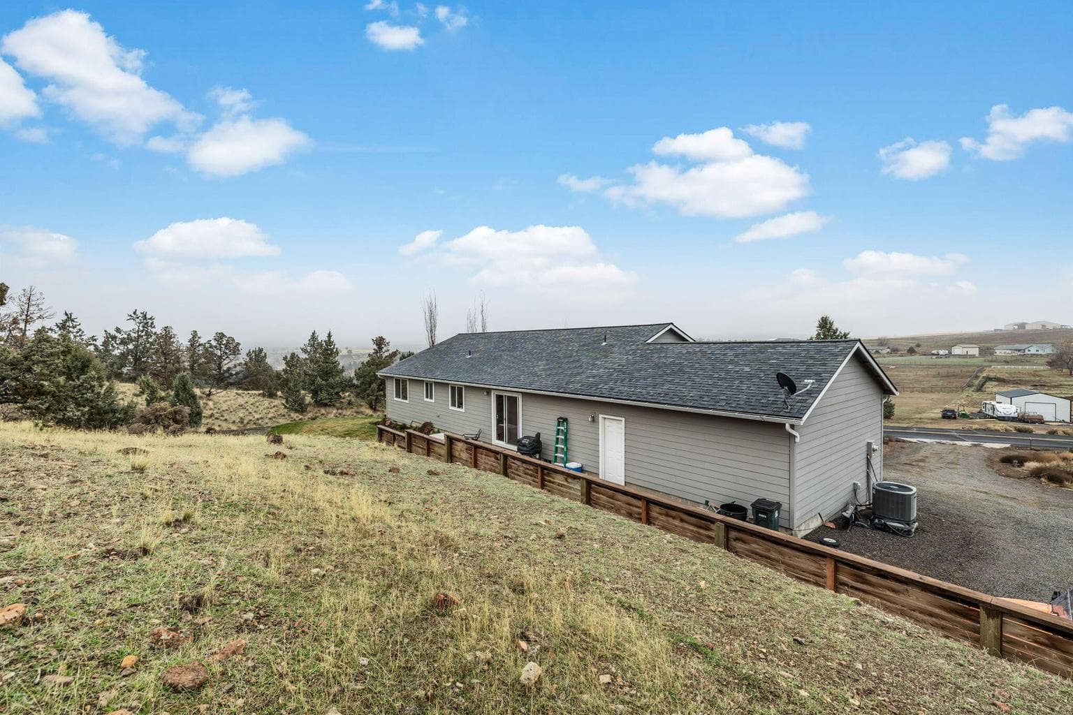 Photo of 2100 SE Sagebrush Drive 28 of 36