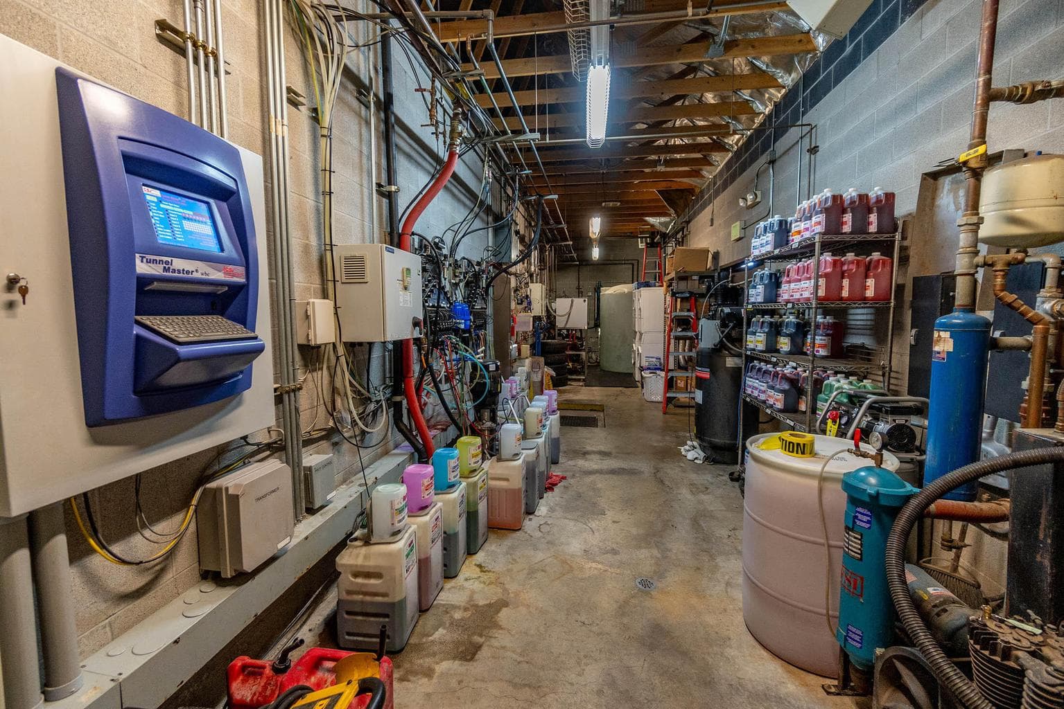 Picture of the whole room with supplies