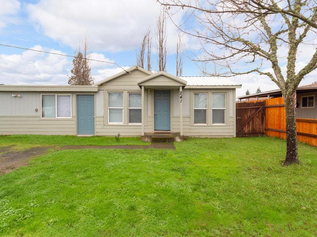 241 Sunset, Sutherlin, 97479