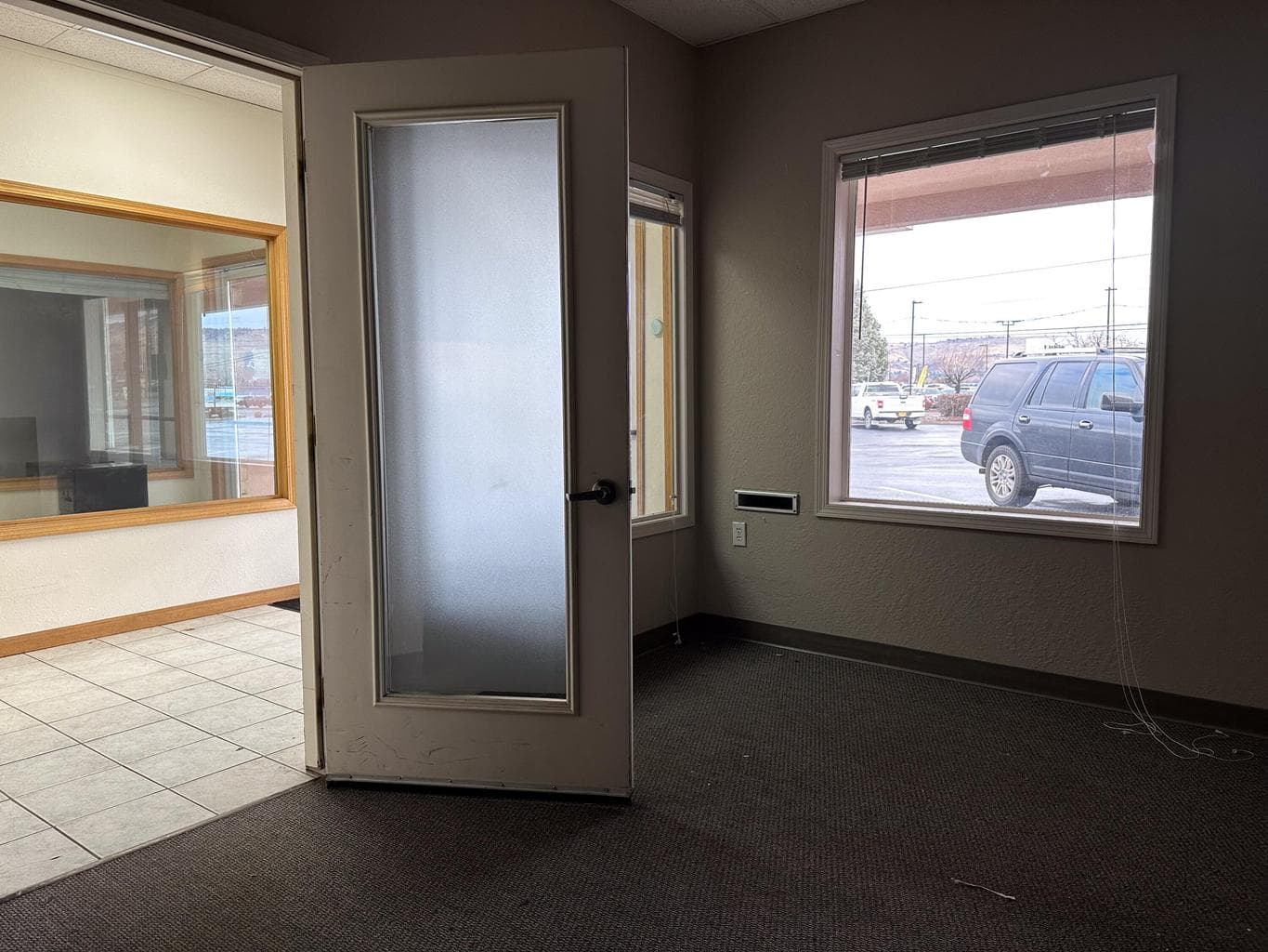 Photo of 2650 Washburn 4 of 14
