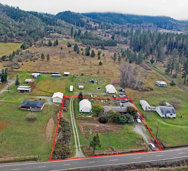 1324 Glenbrook Loop, Riddle, 97469