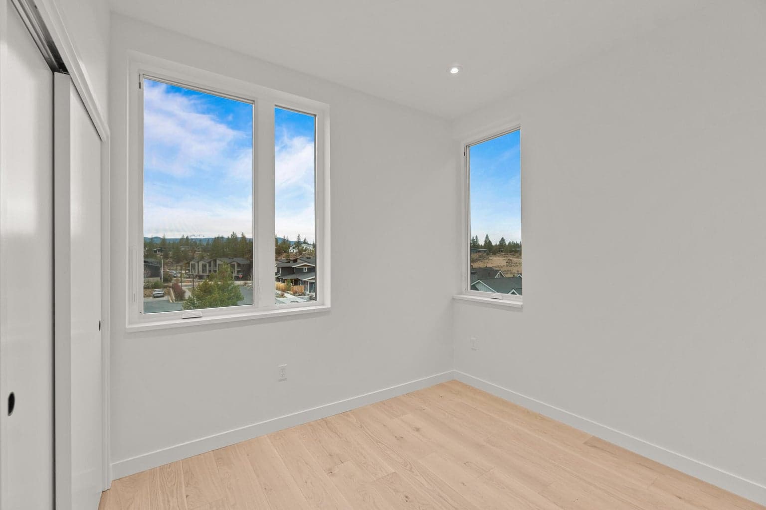 Photo of 2745 NW Ordway Avenue 17 of 29