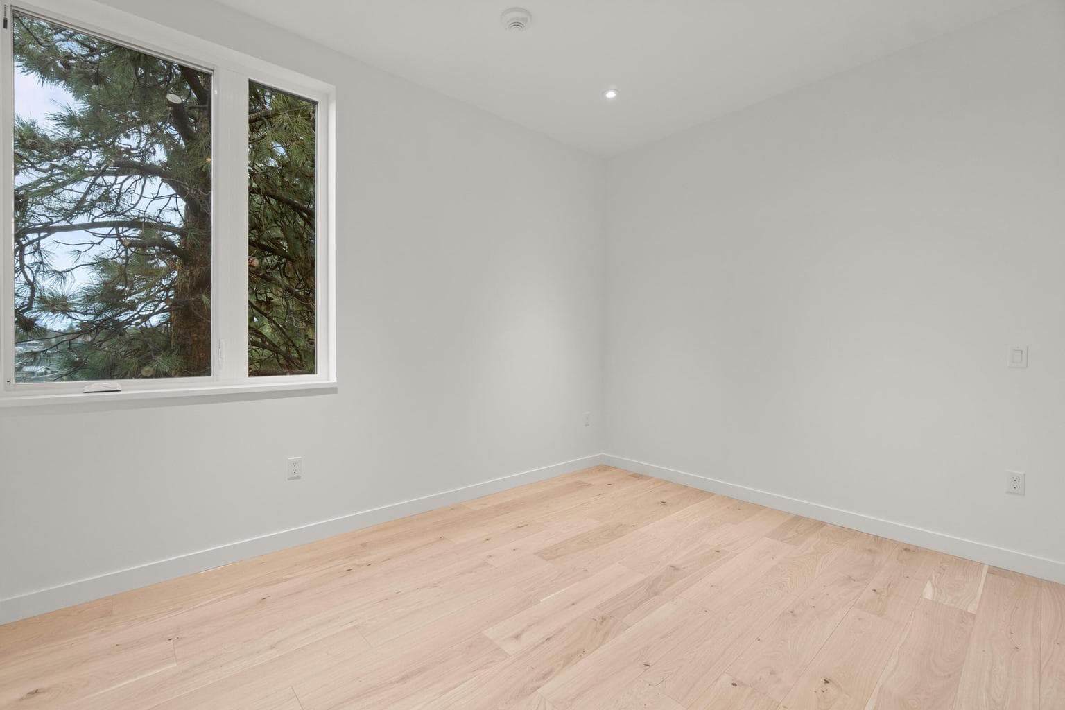 Photo of 2745 NW Ordway Avenue 19 of 29