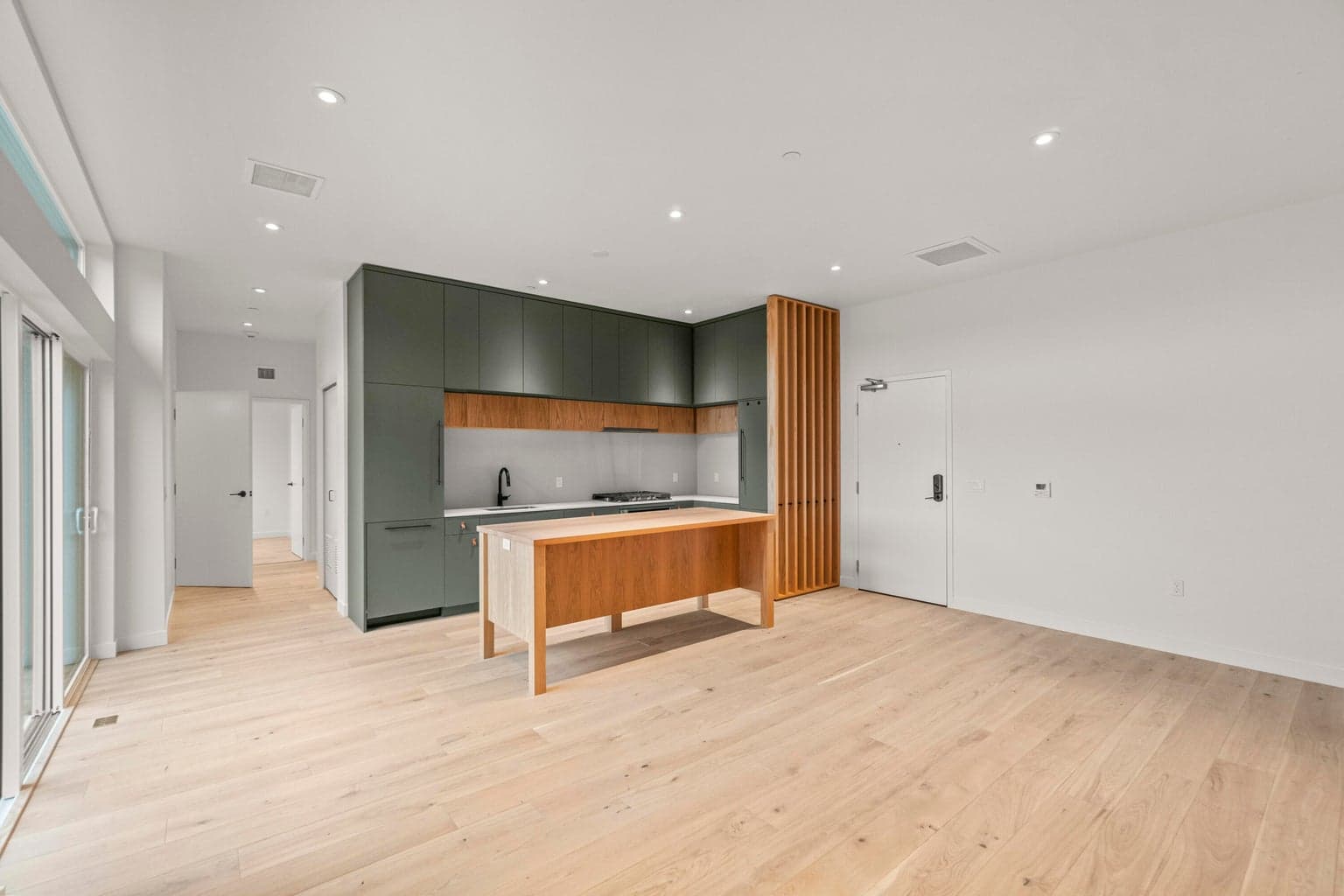 Photo of 2745 NW Ordway Avenue 10 of 29