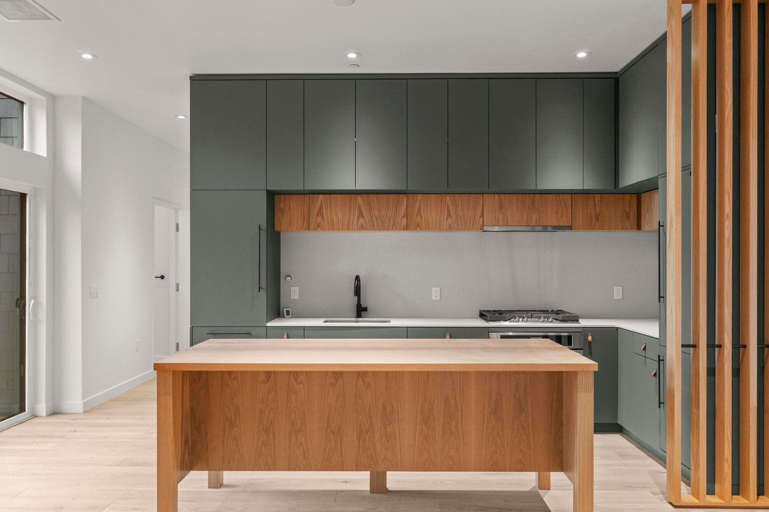 Photo of 2745 NW Ordway Avenue 11 of 29