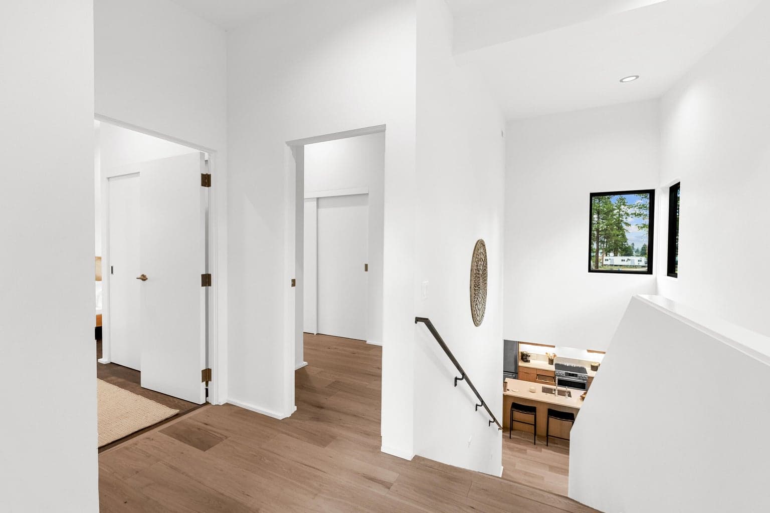 Photo of 562 N Sisters Woodlands Way 11 of 26