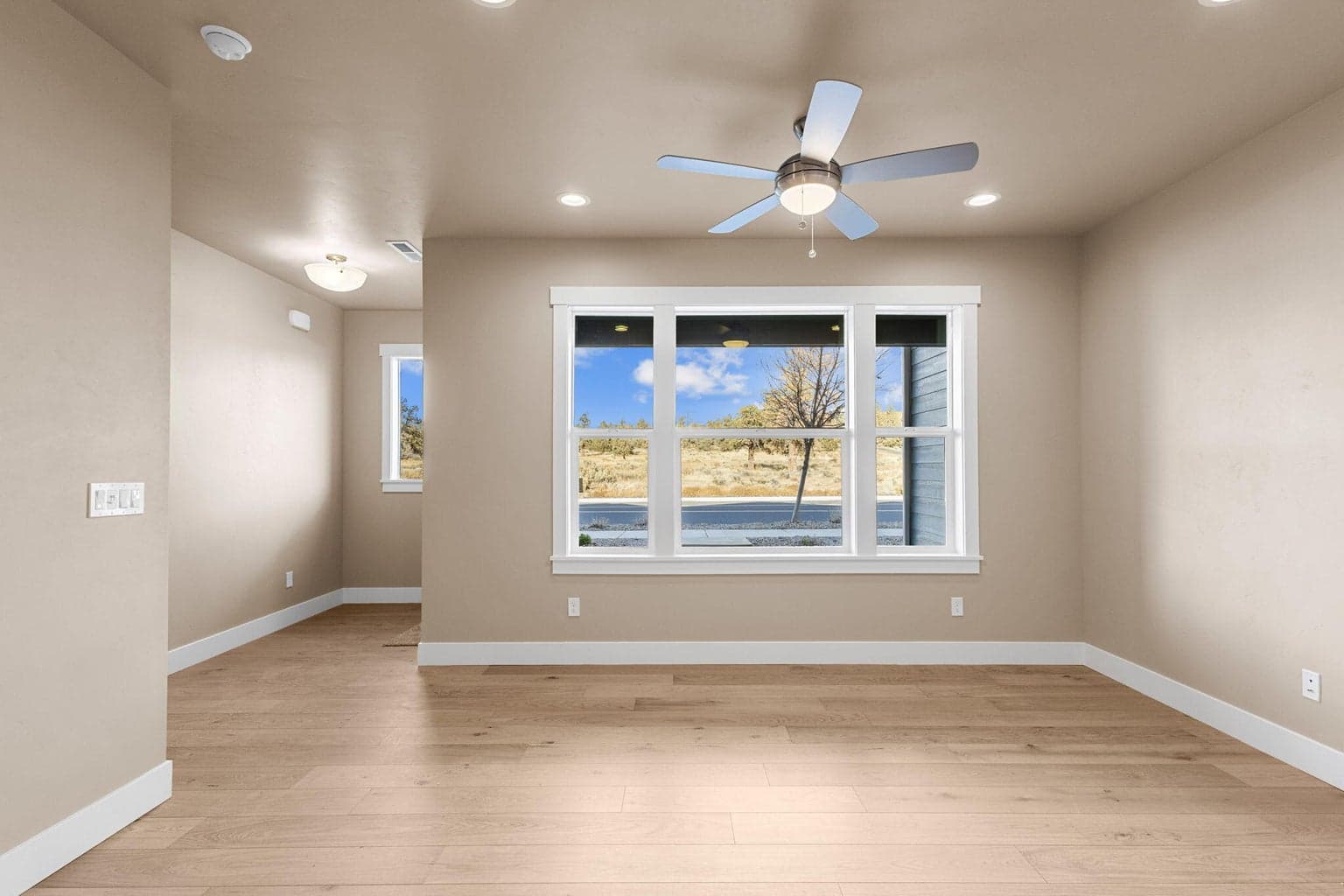 Photo of 3926 SW Badger Avenue 6 of 23