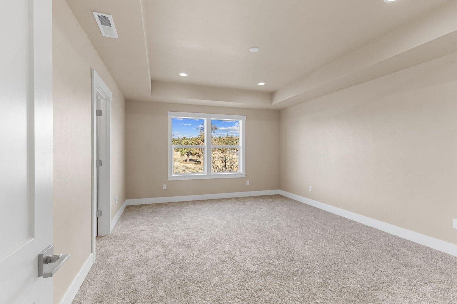 Photo of 3926 SW Badger Avenue 11 of 23