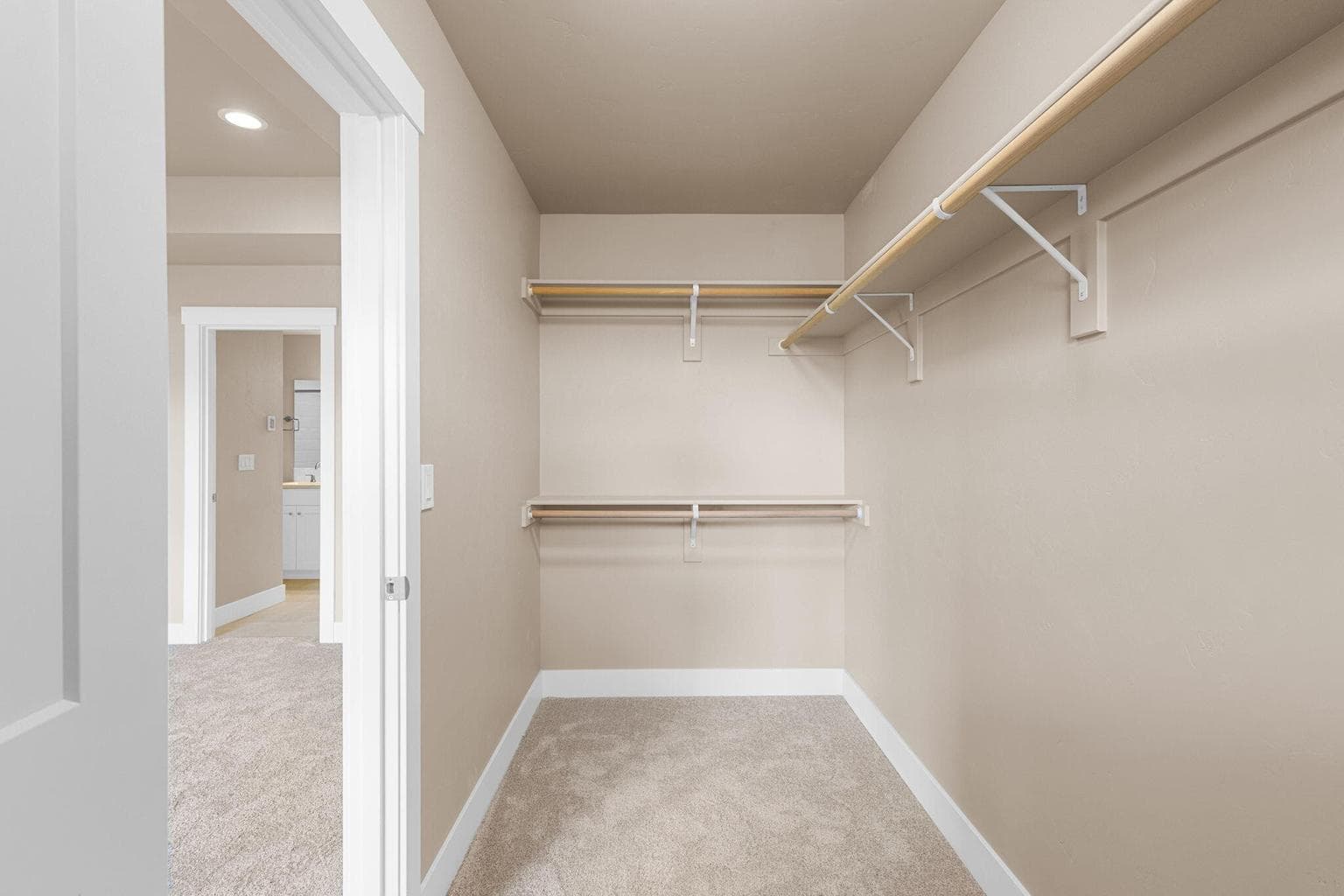 Photo of 3926 SW Badger Avenue 12 of 23