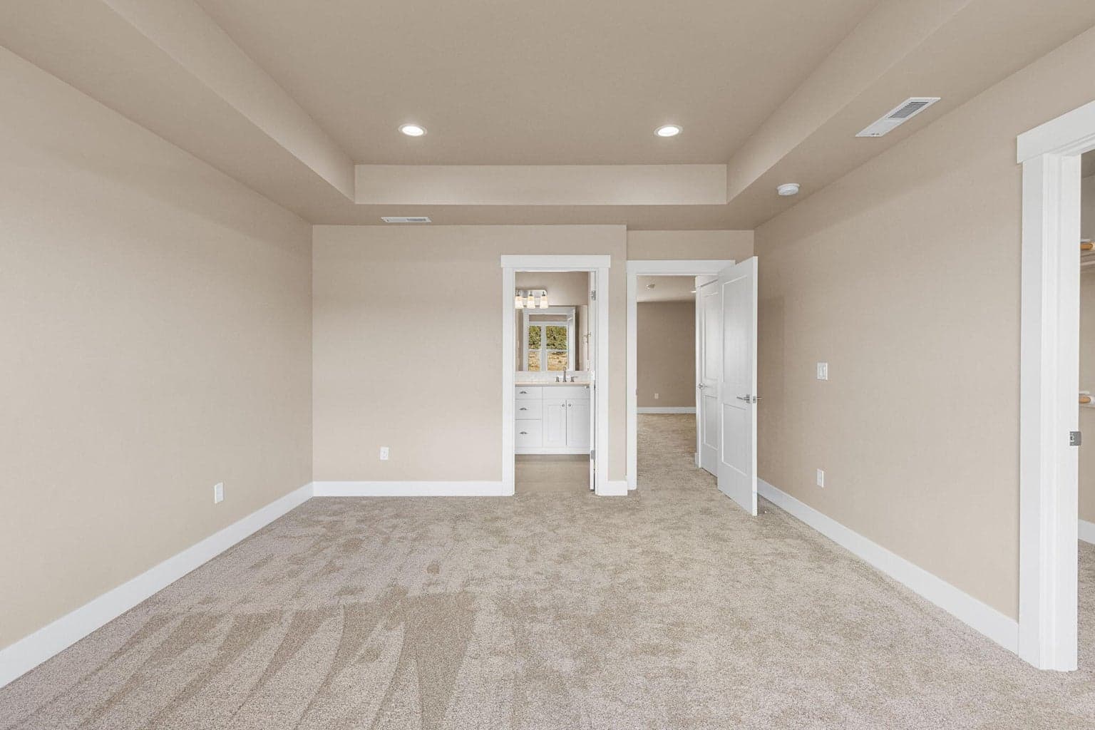 Photo of 3926 SW Badger Avenue 13 of 23