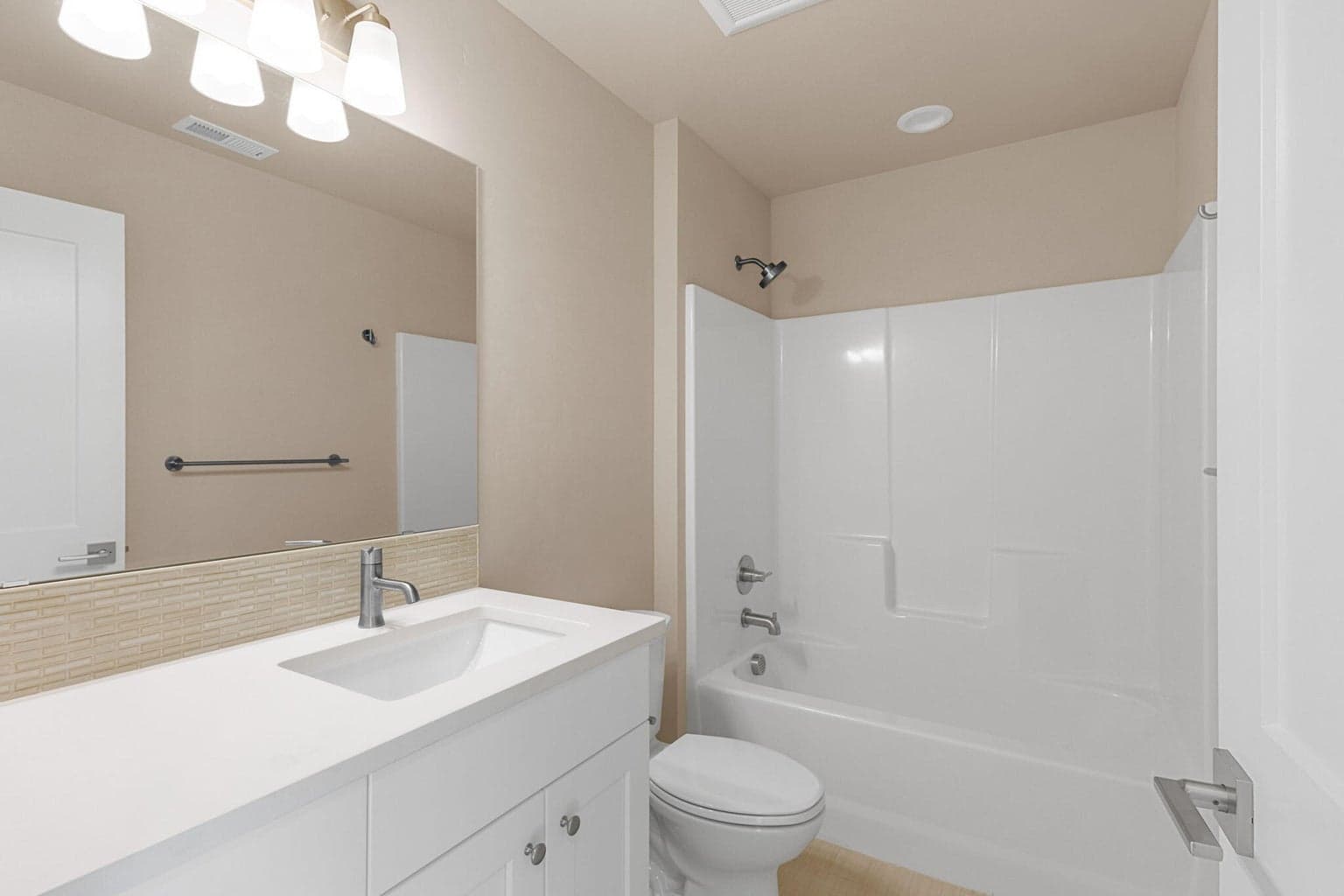 Photo of 3926 SW Badger Avenue 16 of 23