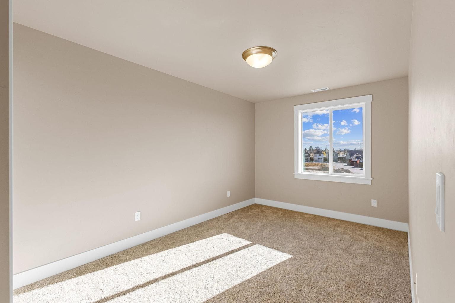 Photo of 3926 SW Badger Avenue 18 of 23