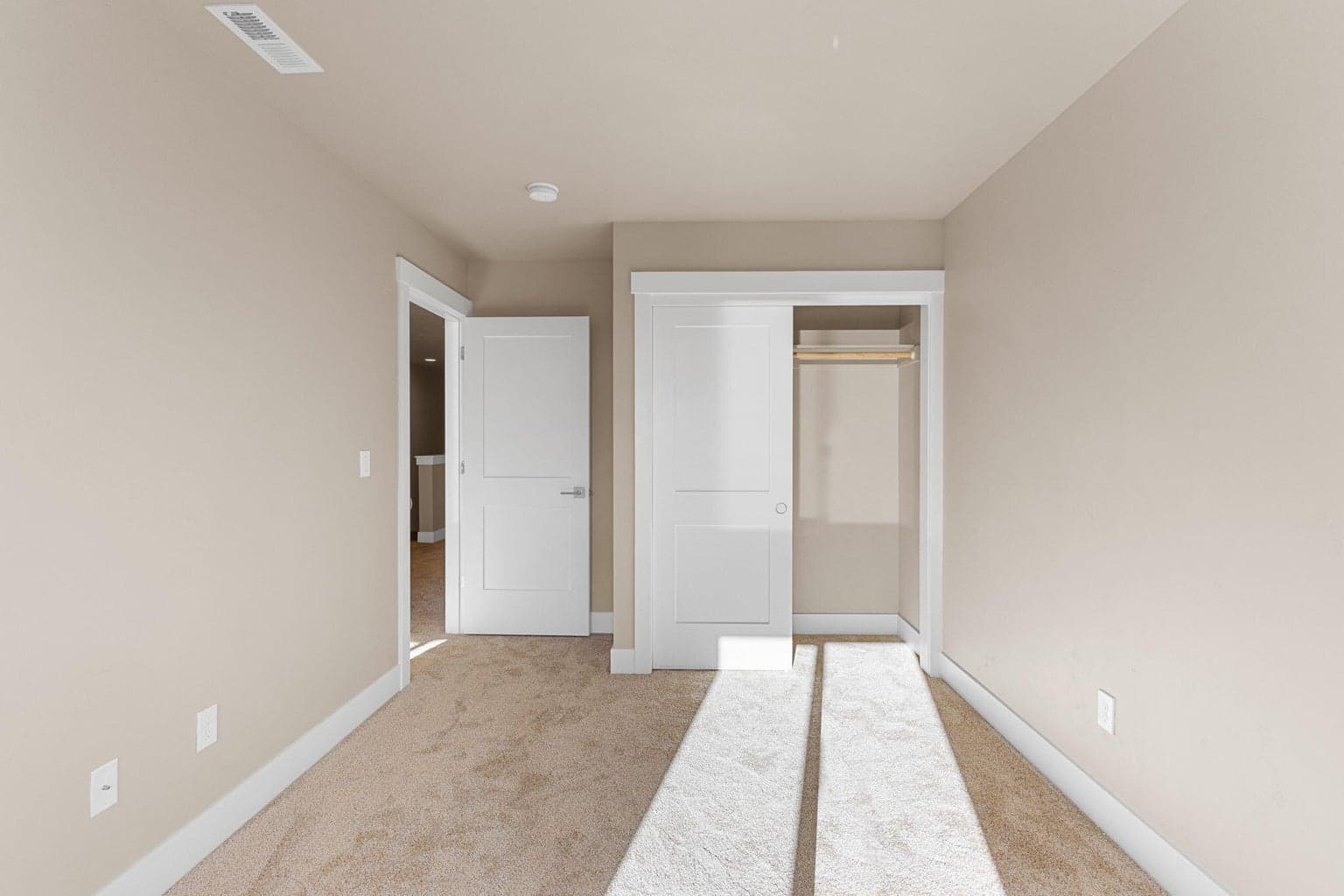 Photo of 3926 SW Badger Avenue 19 of 23