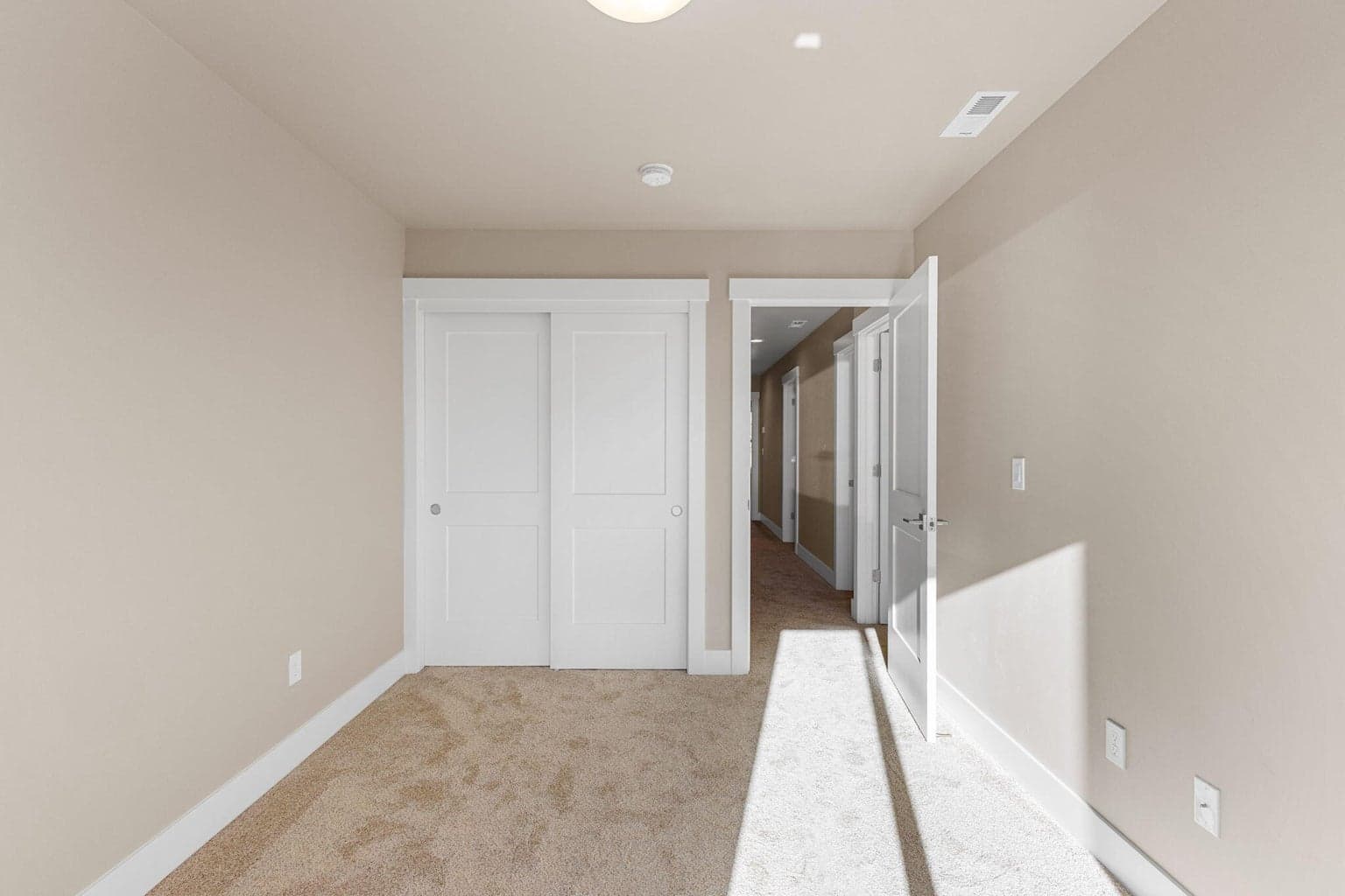 Photo of 3926 SW Badger Avenue 21 of 23
