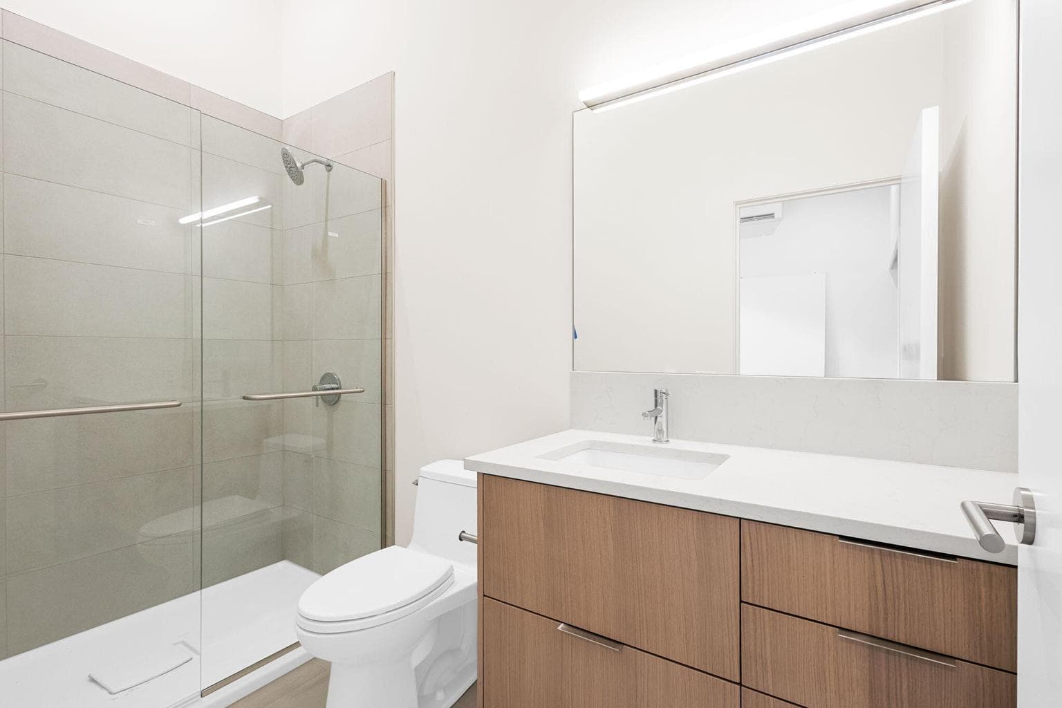 Photo of 552 N Sisters Woodlands Way 7 of 22