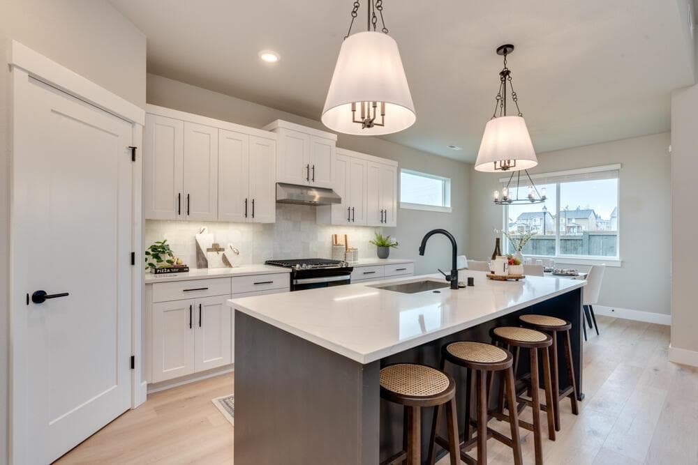 Photo of 4021 SW 47th Place 8 of 38