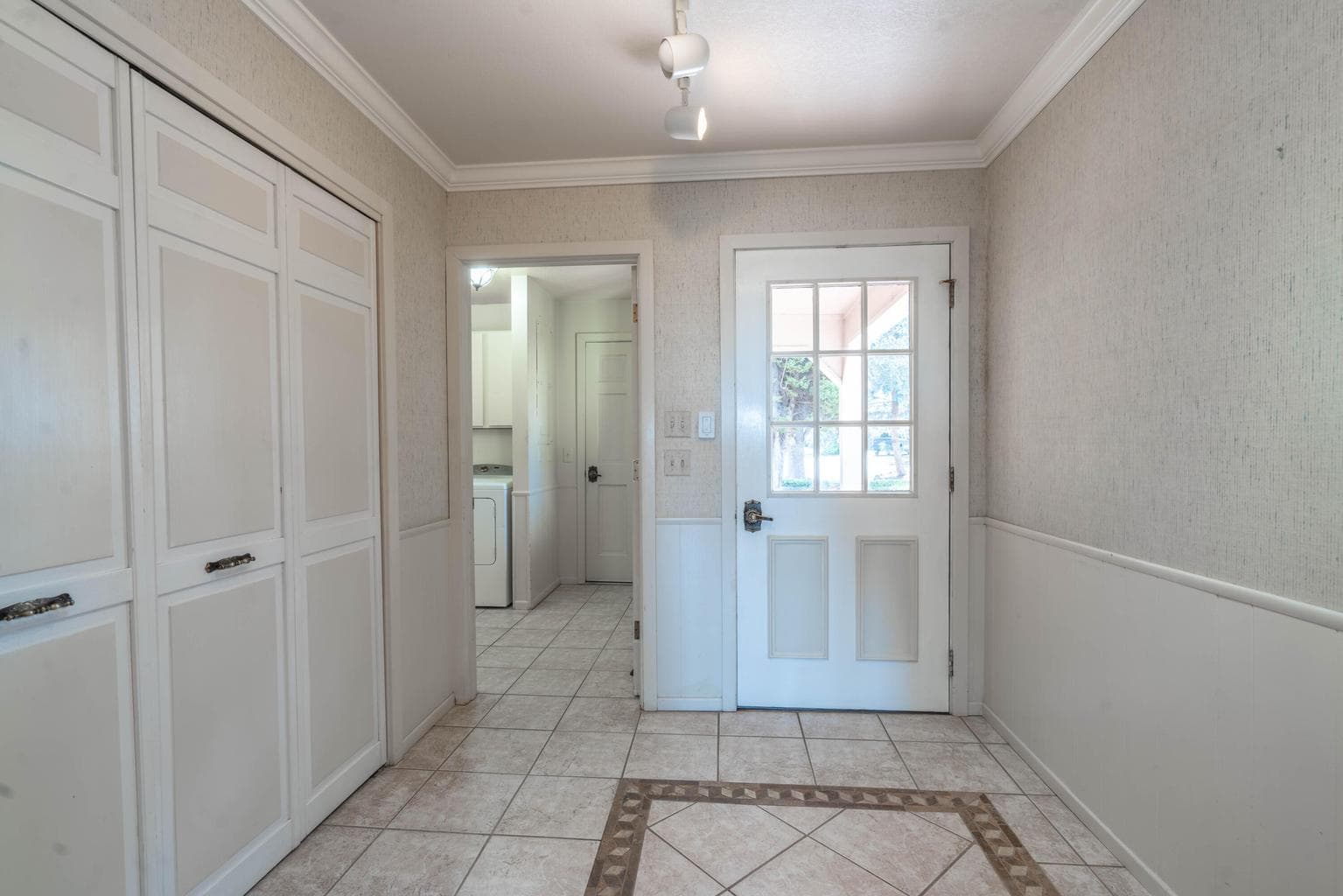 Photo of 7265 Falcon Crest Drive 19 of 111