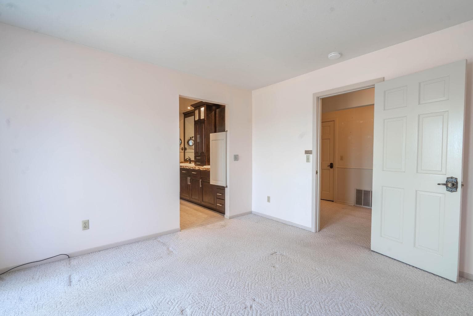 Photo of 7265 Falcon Crest Drive 32 of 111