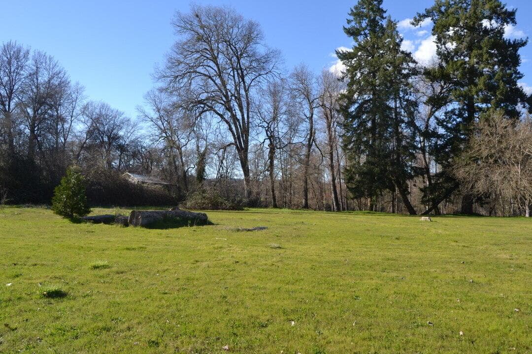 Photo of Lot 2 Gerald 2 of 13