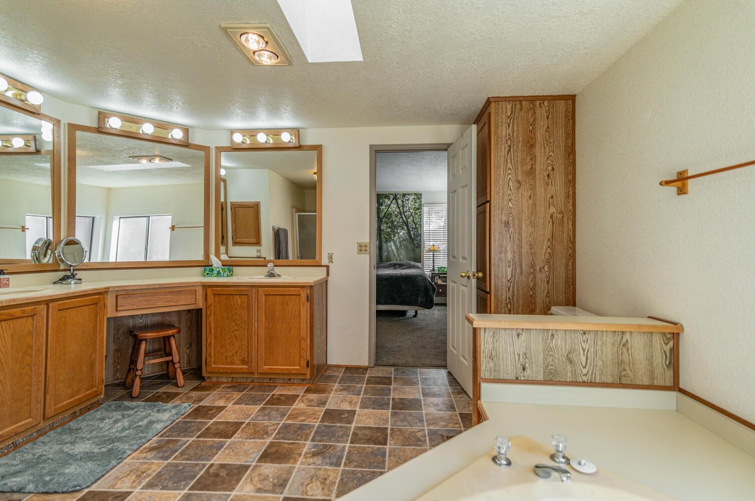 Photo of 14948 SE Remington Road 29 of 43