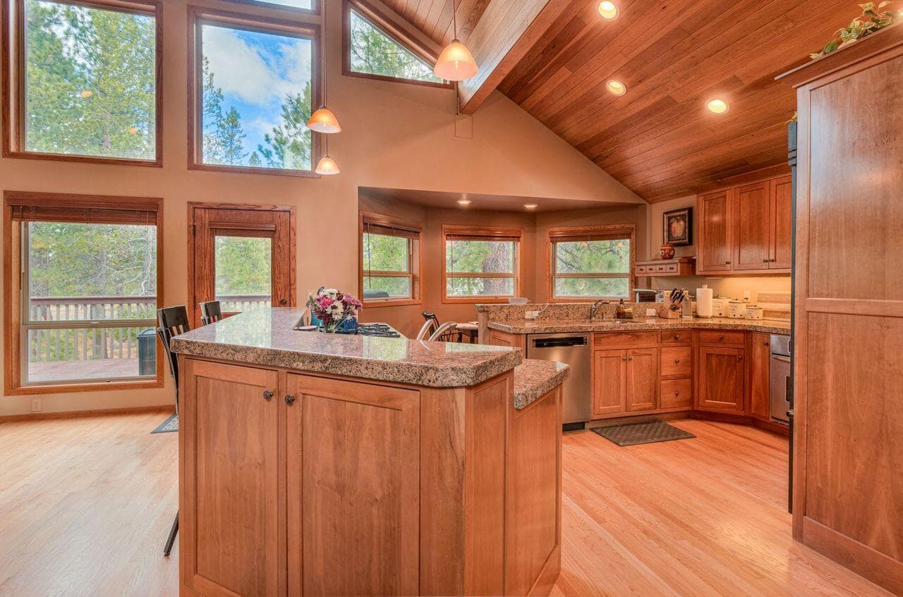 Photo of 58097 McNary Lane 5 of 36