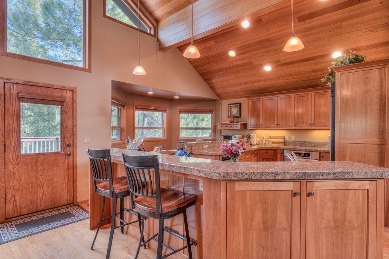 Photo of 58097 McNary Lane 4 of 36