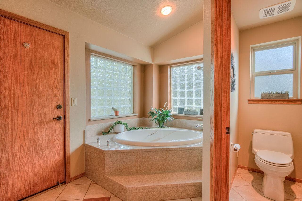Photo of 58097 McNary Lane 10 of 36