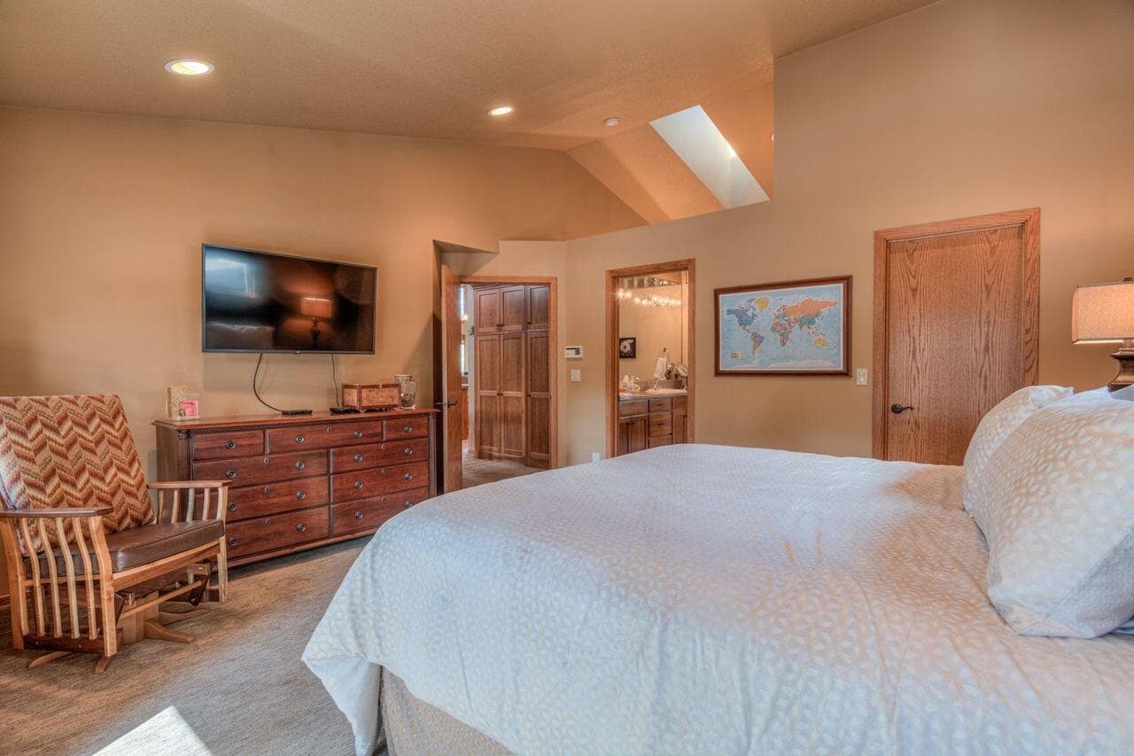 Photo of 58097 McNary Lane 13 of 36