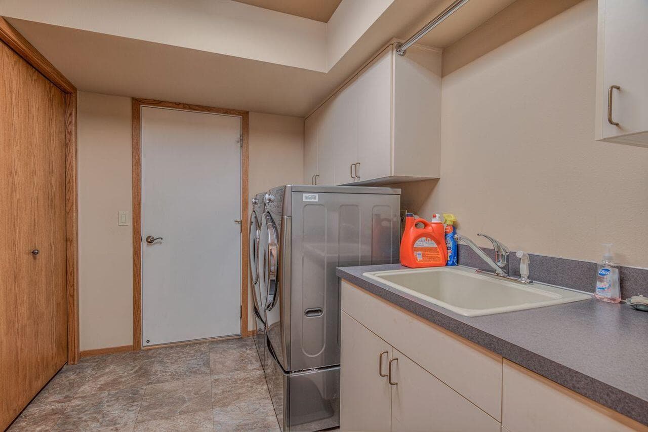 Photo of 58097 McNary Lane 27 of 36