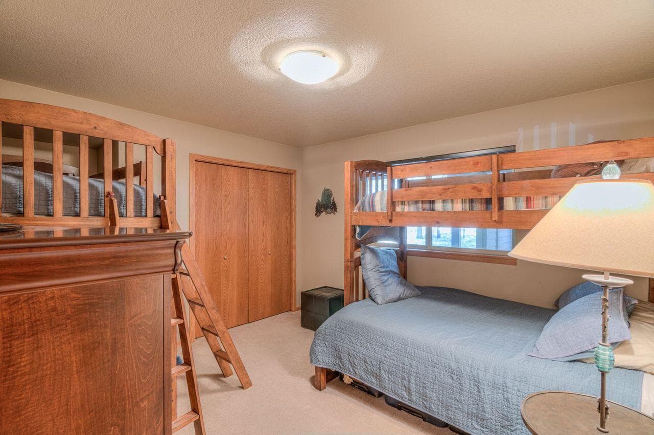 Photo of 58097 McNary Lane 20 of 36