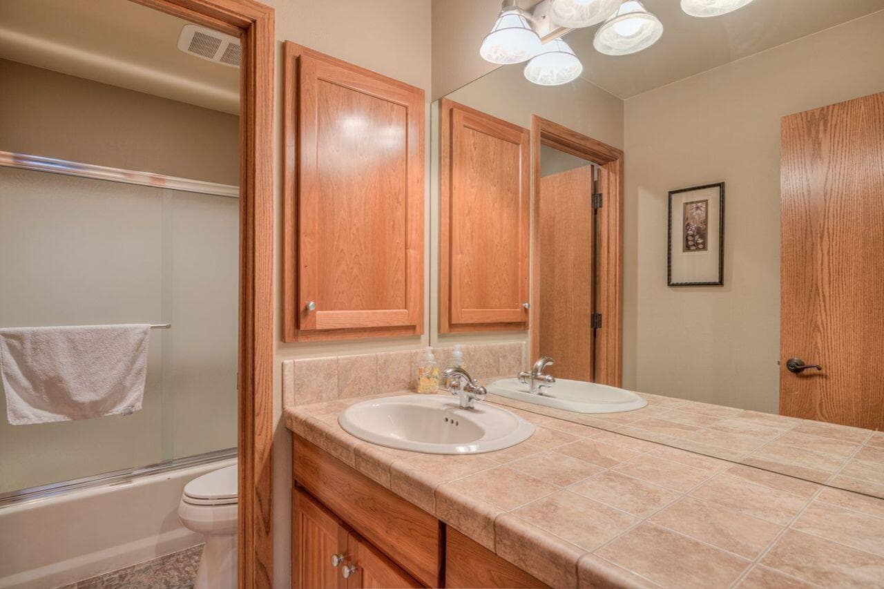 Photo of 58097 McNary Lane 21 of 36