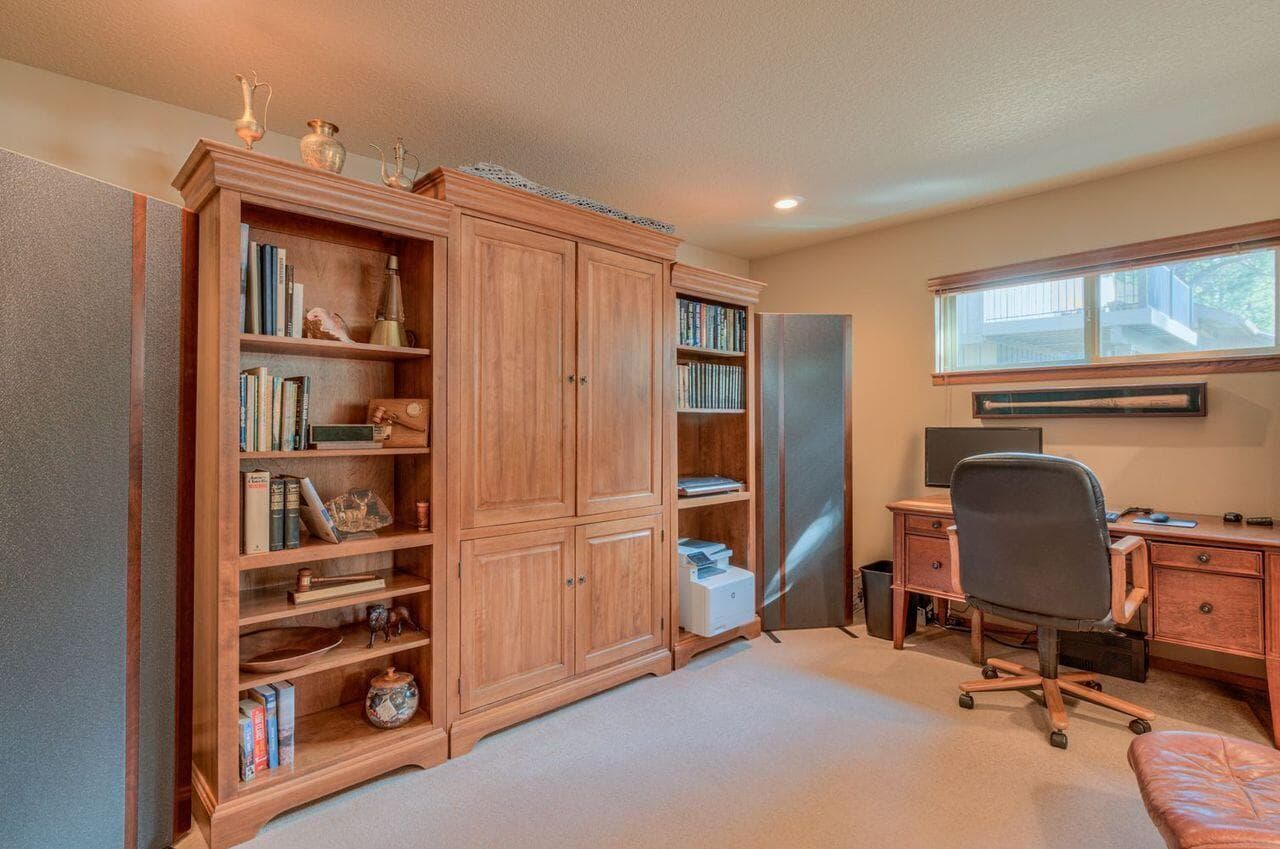 Photo of 58097 McNary Lane 26 of 36
