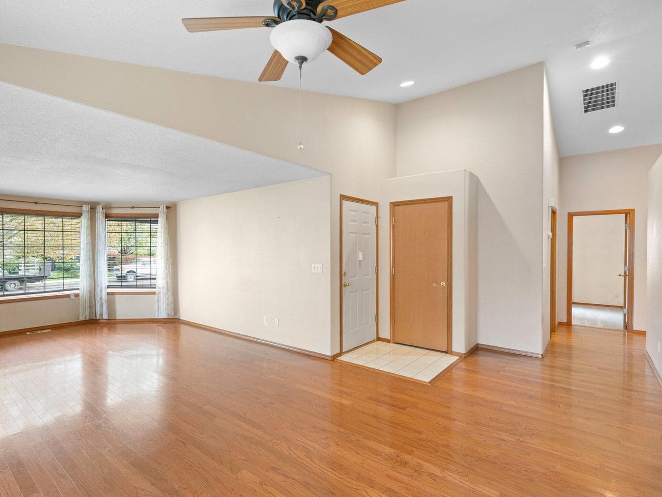 Photo of 1024 Meadow 2 of 31