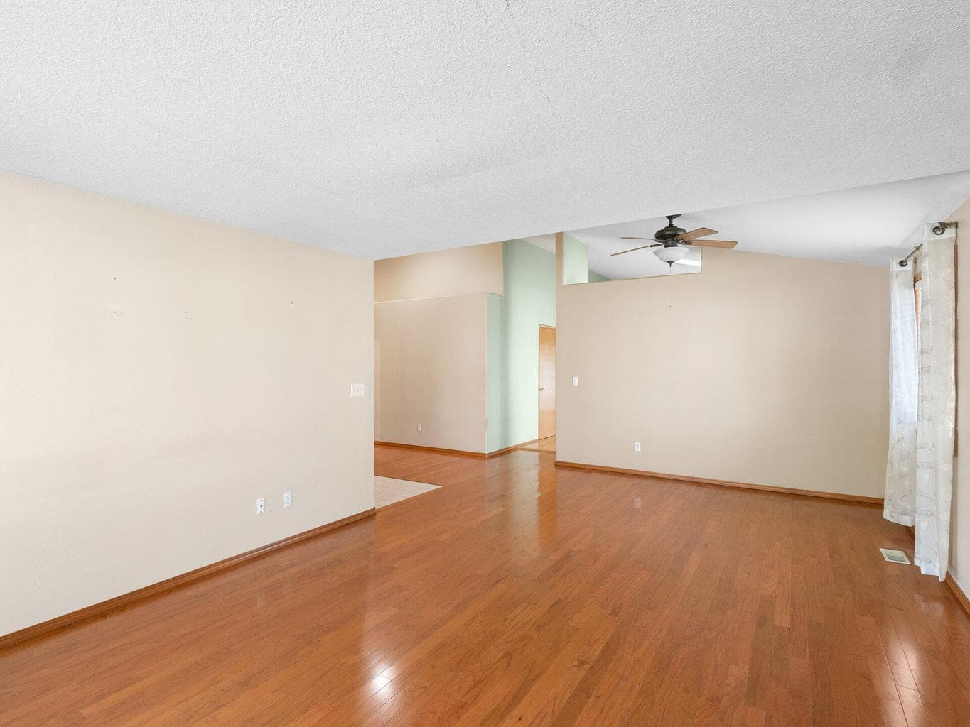 Photo of 1024 Meadow 5 of 31