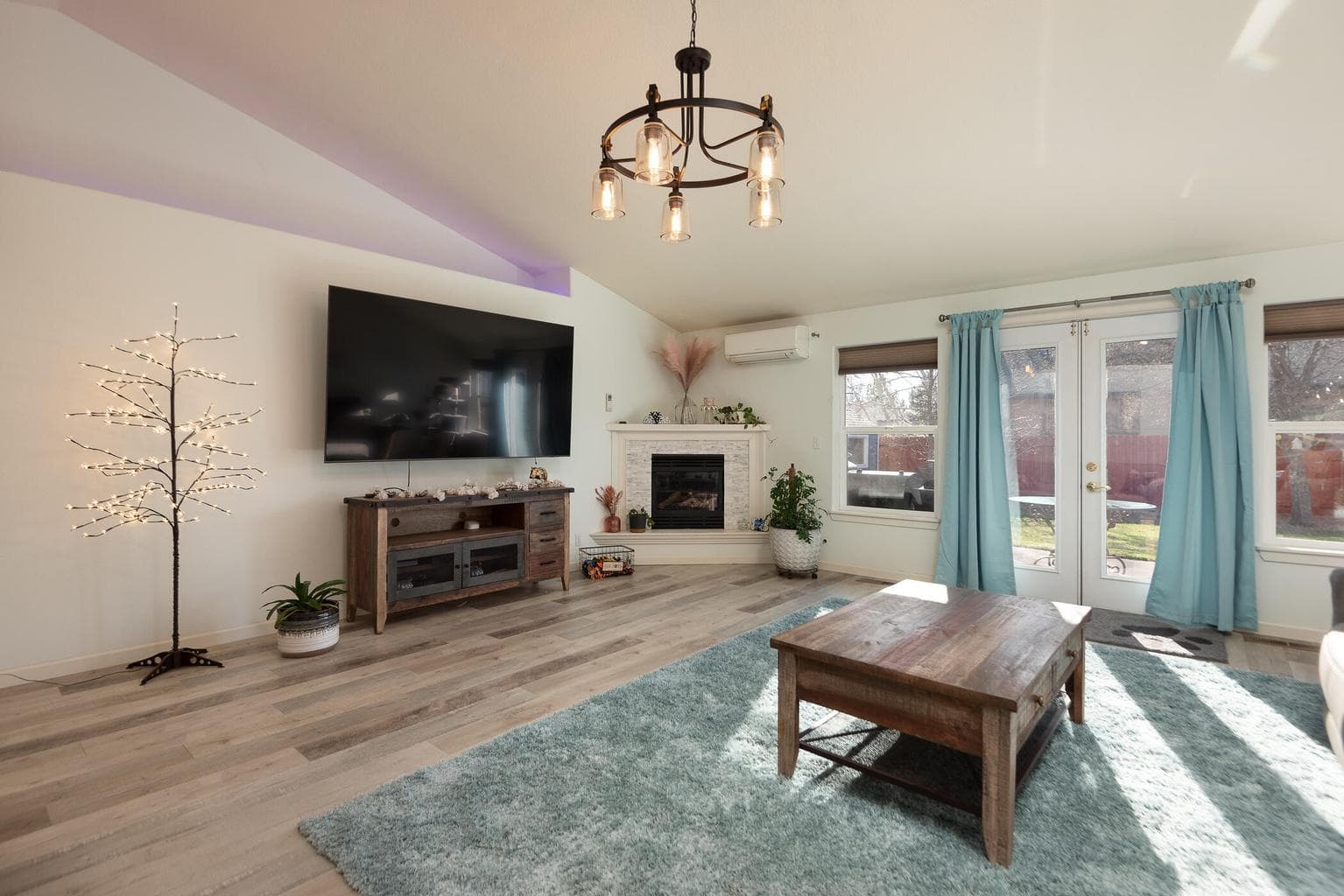 Cozy Fireplace
