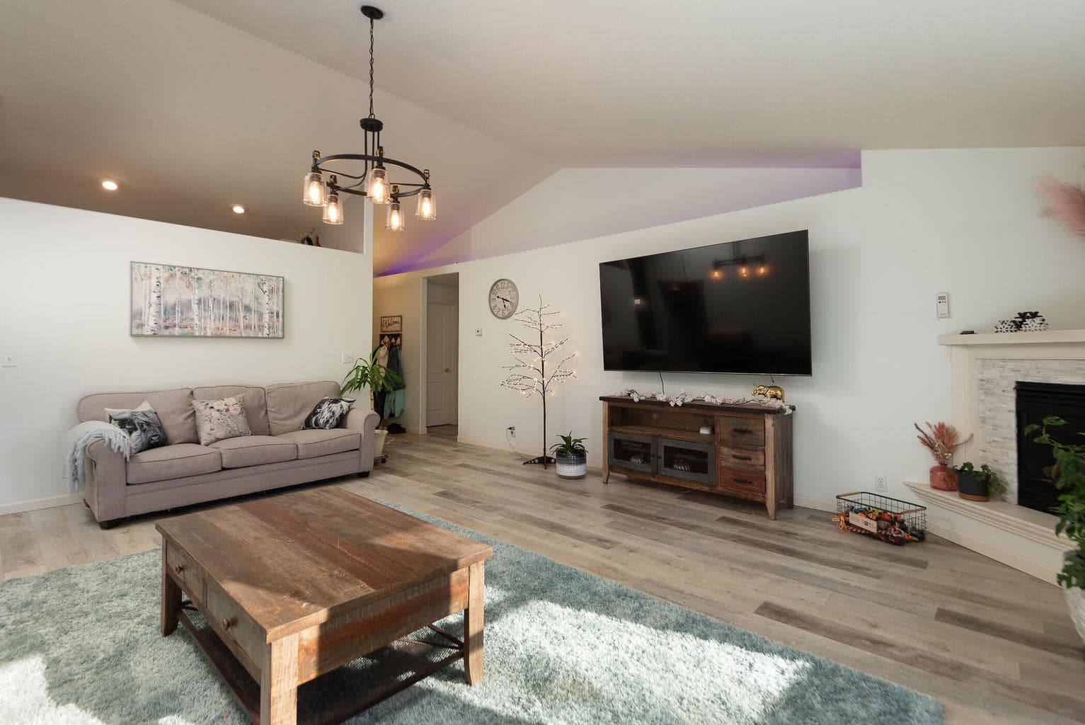 Gorgeous new LVP Flooring