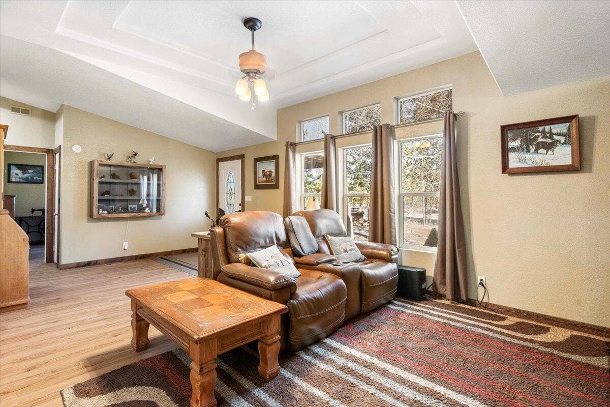 Photo of 17017 Deer Run Lane 10 of 39