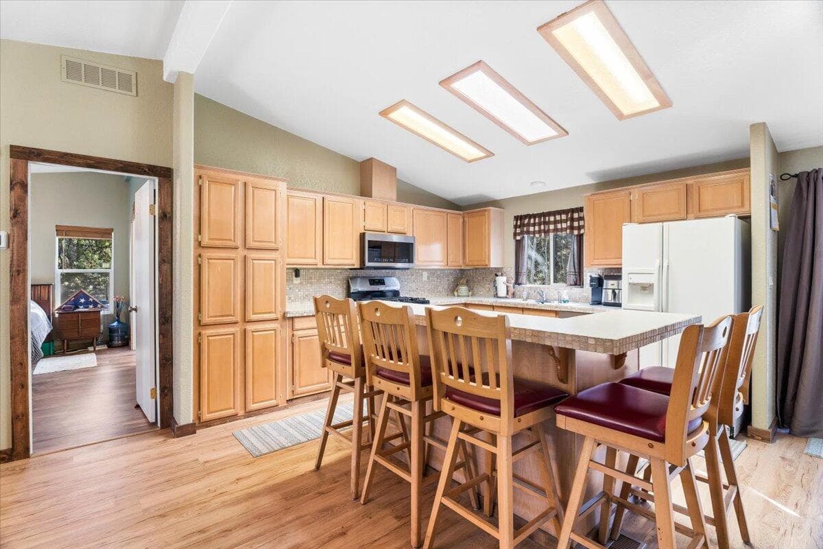 Photo of 17017 Deer Run Lane 18 of 39