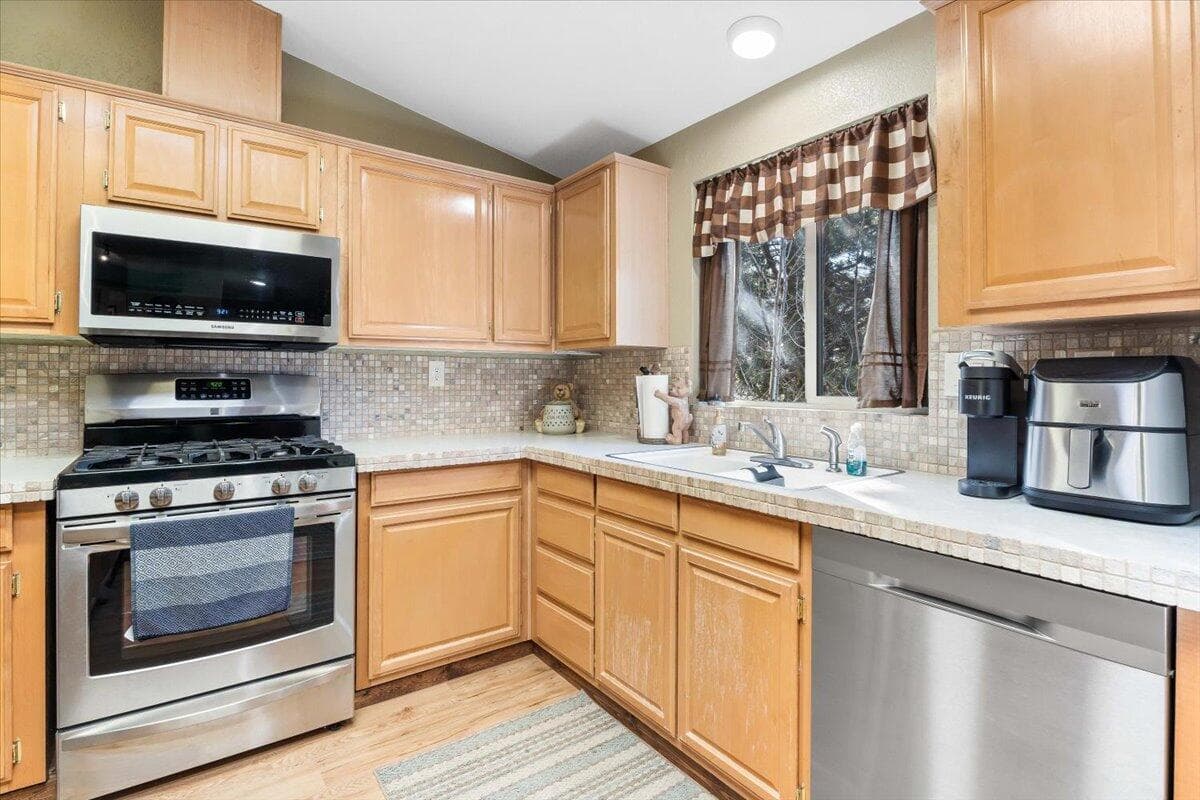 Photo of 17017 Deer Run Lane 15 of 39