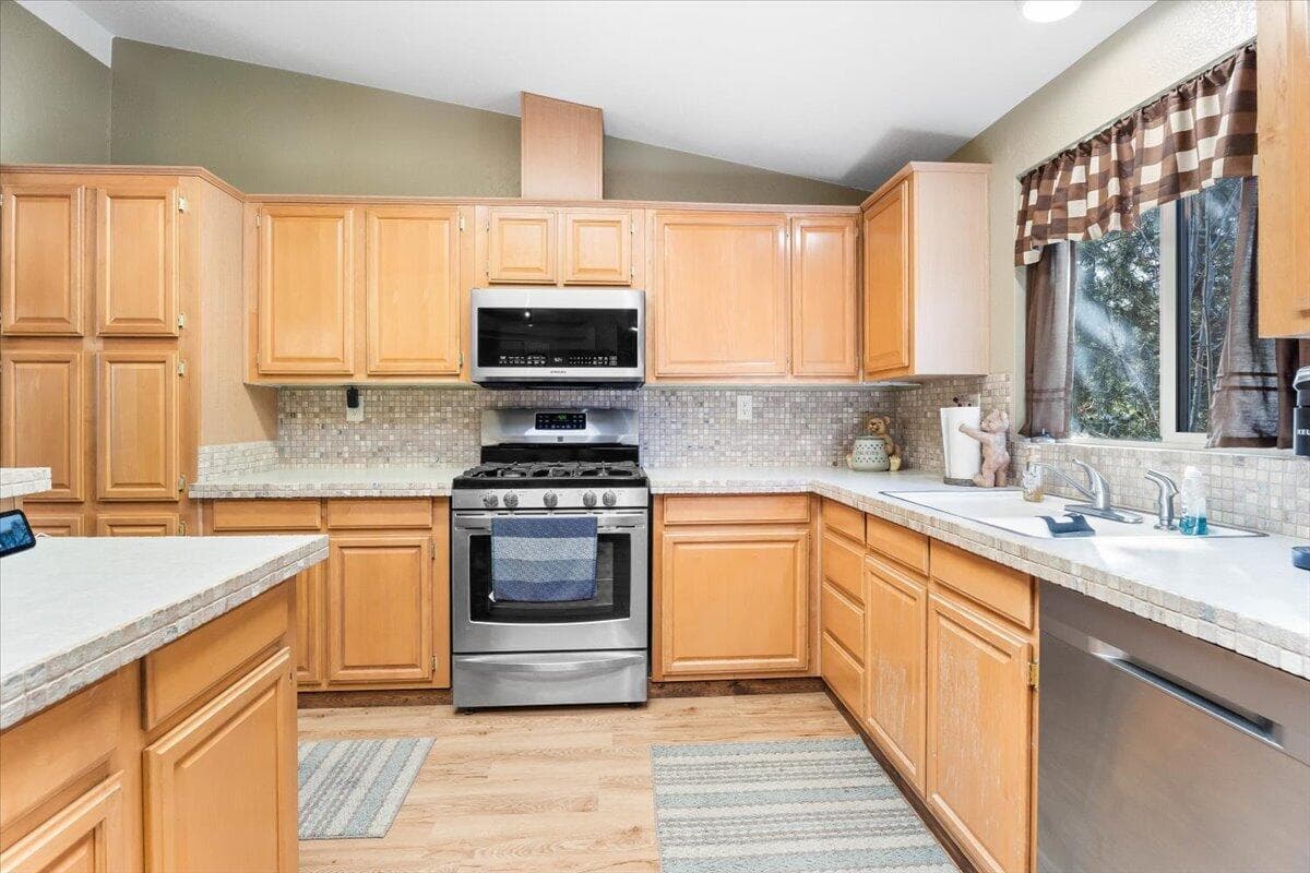 Photo of 17017 Deer Run Lane 14 of 39