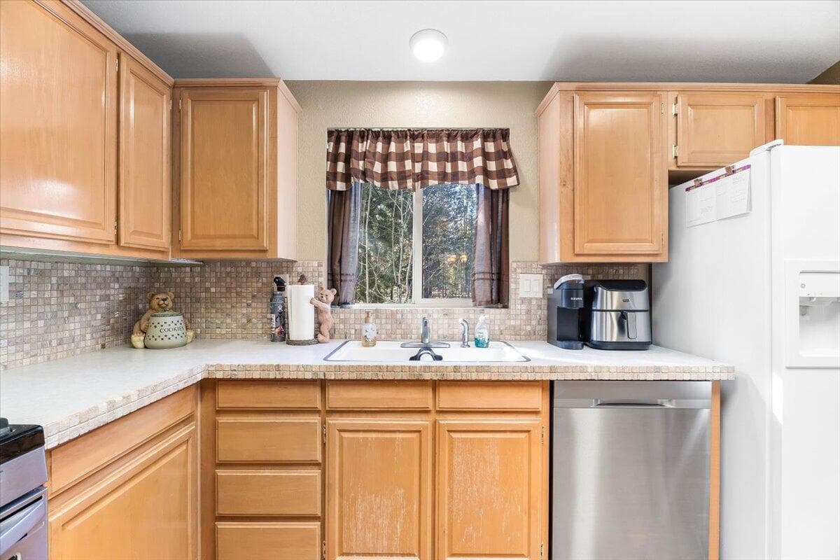 Photo of 17017 Deer Run Lane 16 of 39